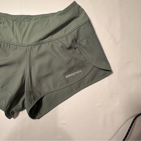 Patagonia Wonens Strider running Shorts 3 1/2 XS color sage green - Picture 7 of 10